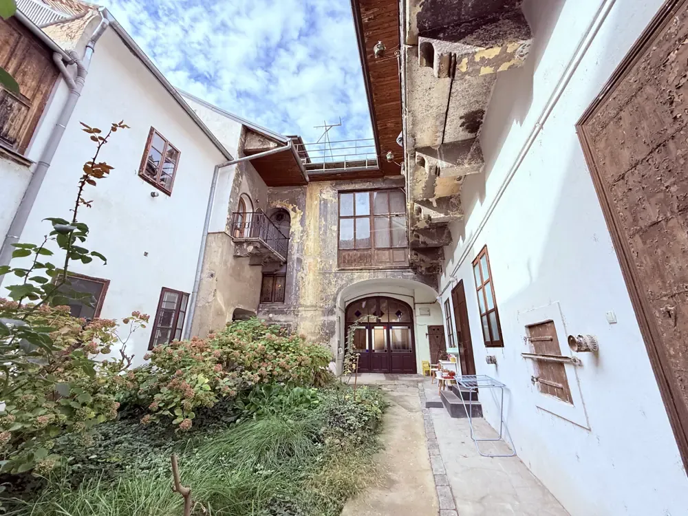 Design: full renovation of the Demeter-Corvin house, Zagreb, photograph 2