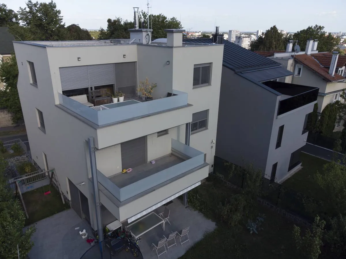 Design, construction supervision and site health and safety: urban villa, Lašćina, Zagreb